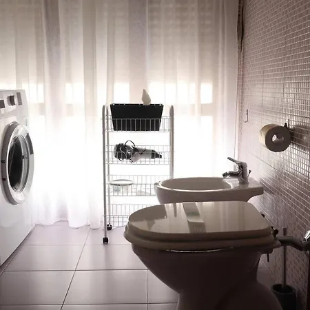 Casa Etruschi - Appartamento Con Posto Auto Livorno Esterno foto