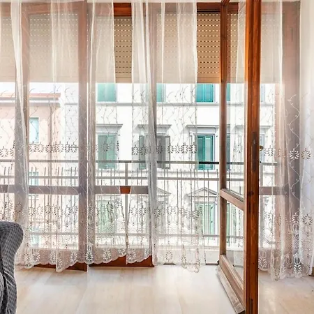 Casa Etruschi - Appartamento Con Posto Auto Livorno Esterno foto